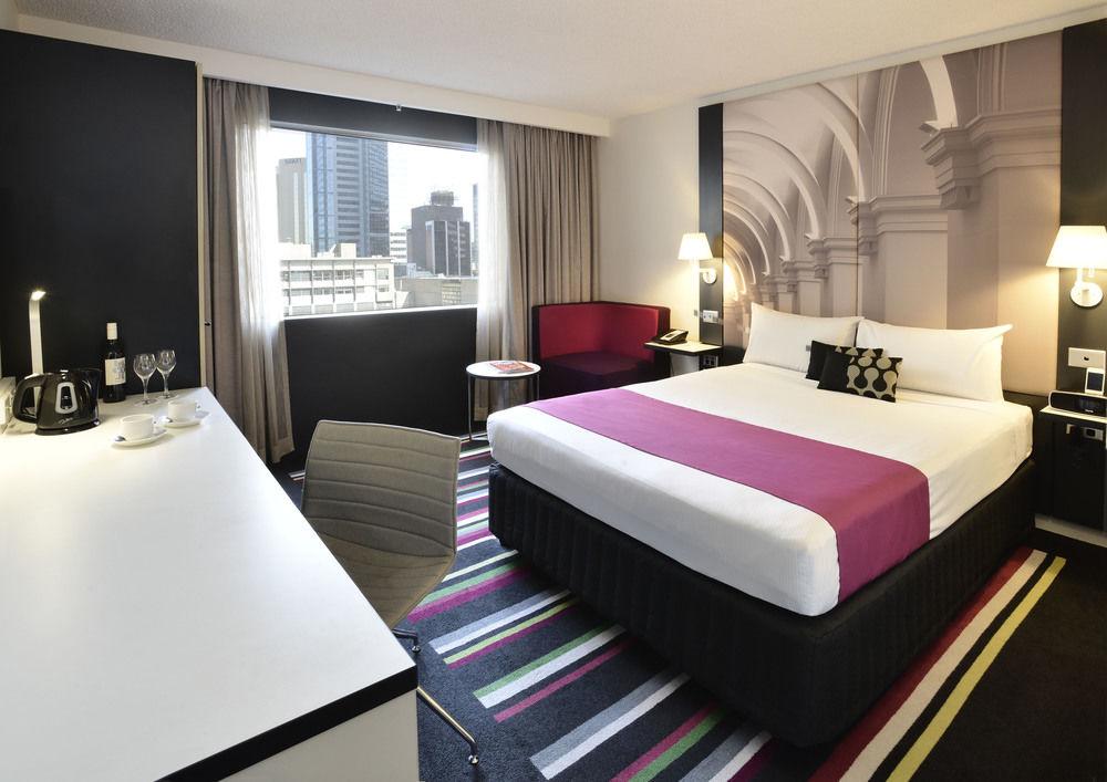 Mercure Melbourne Treasury Gardens Экстерьер фото