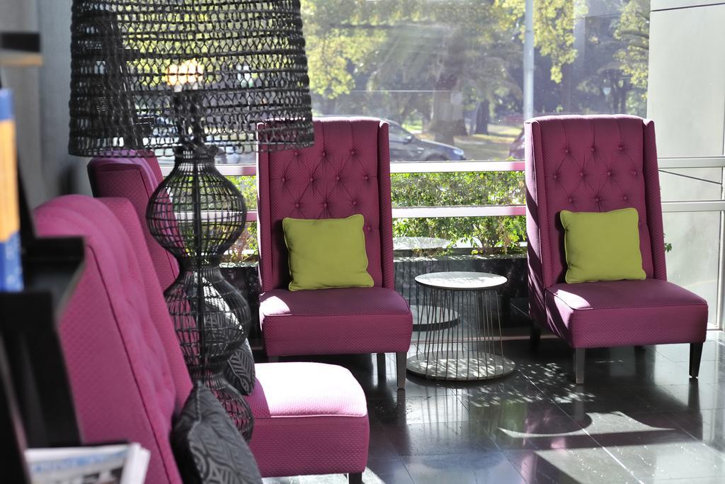 Mercure Melbourne Treasury Gardens Экстерьер фото