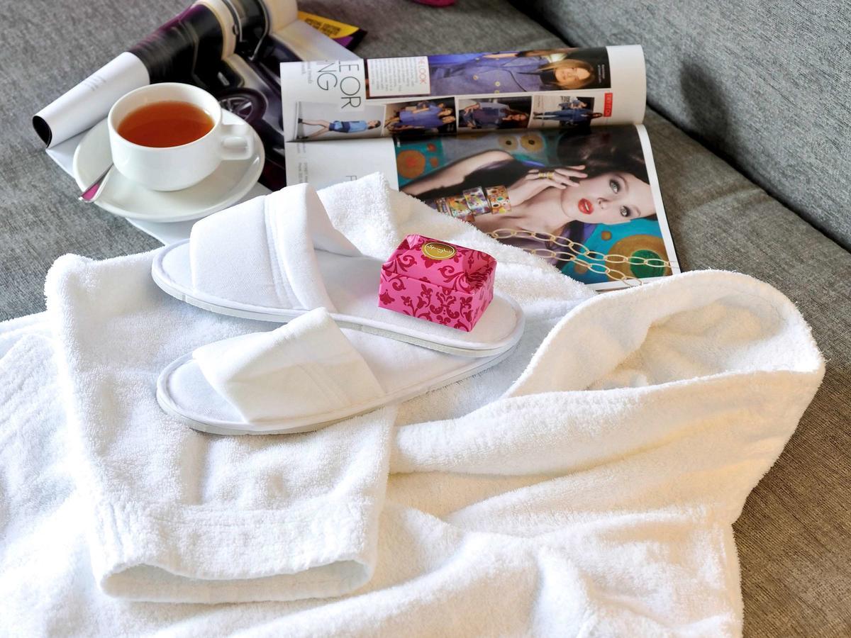 Mercure Melbourne Treasury Gardens Экстерьер фото